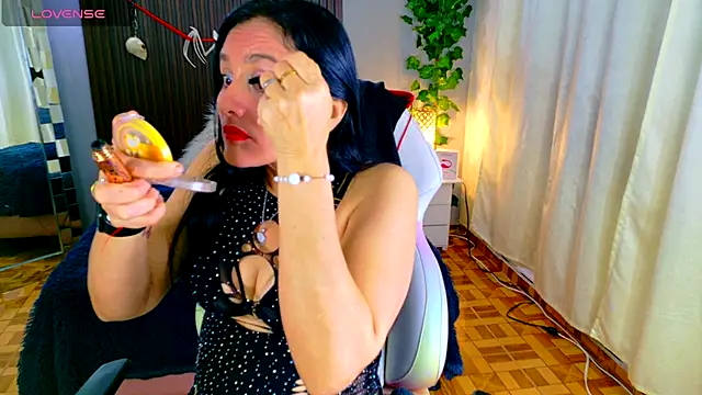 Snapshot of kataleya_29 chatting on October 25, 9:37 pm kataleya 29 online show from October 25, 9:37 pm