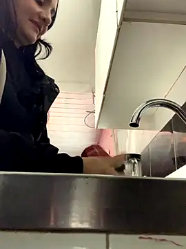 Snapshot of kataleya_29 chatting on November 15, 2:43 pm kataleya 29 online show from November 15, 2:43 pm