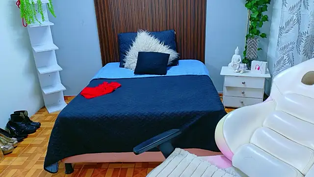 kataleya 29 online show from April 15, 7:58 pm