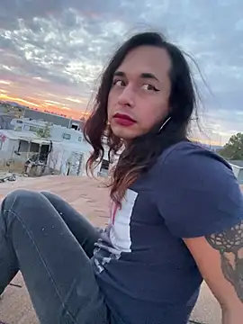 Snapshot of TranSexualJade95 chatting on July 5, 3:22 am TranSexualJade95 online show from July 5, 3:22 am