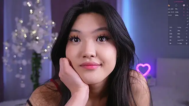 FancyEsten online show from April 24, 8:05 am