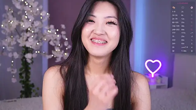FancyEsten online show from May 16, 8:35 am