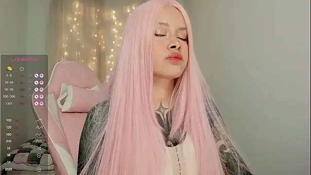 Snapshot of AlinaLukyanova chatting on February 21, 4:14 am AlinaLukyanova online show from February 21, 4:14 am