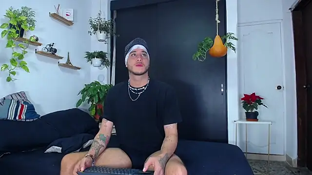 Borsalino Adam online show from November 25, 7:47 pm