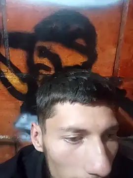 alexandercruz online show from April 9, 6:15 am