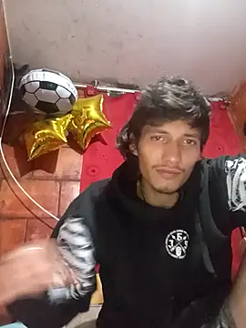 Snapshot of alexandercruz chatting on December 15, 6:52 am alexandercruz online show from December 15, 6:52 am