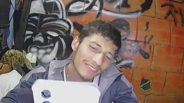 alexandercruz online show from May 22, 11:36 pm