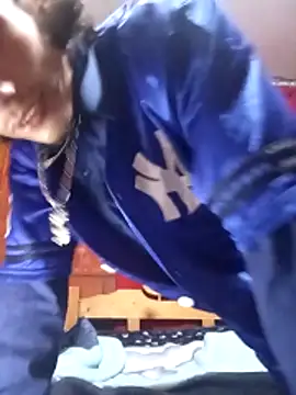 alexandercruz online show from December 18, 6:51 am