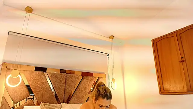 zarah andrew   online show from November 20, 12:06 pm