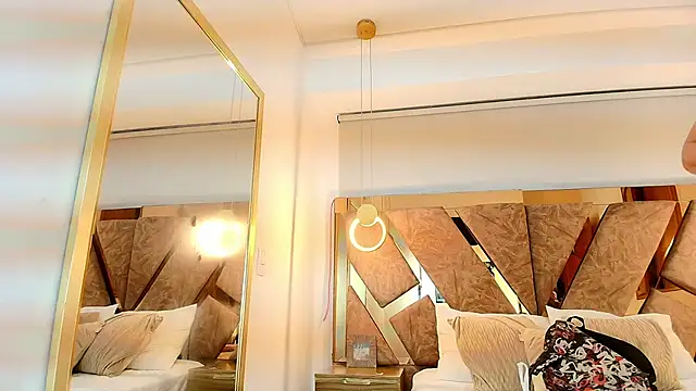 zarah andrew   online show from December 15, 12:00 pm