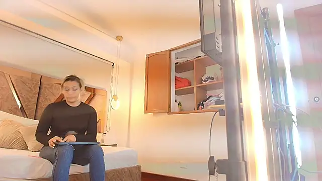 zarah andrew   online show from November 23, 12:37 pm