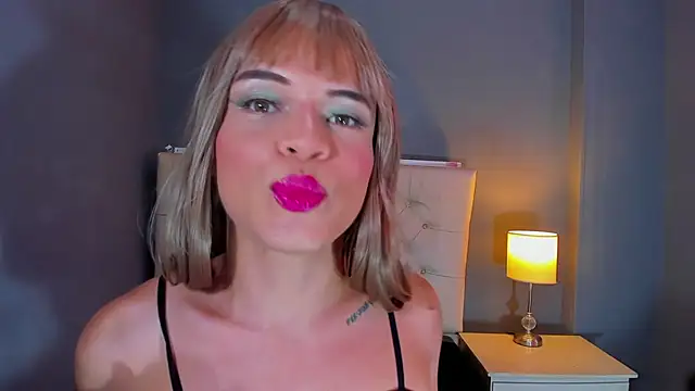 Snapshot of OrianaSaenz_ chatting on November 11, 8:14 pm OrianaSaenz online show from November 11, 8:14 pm