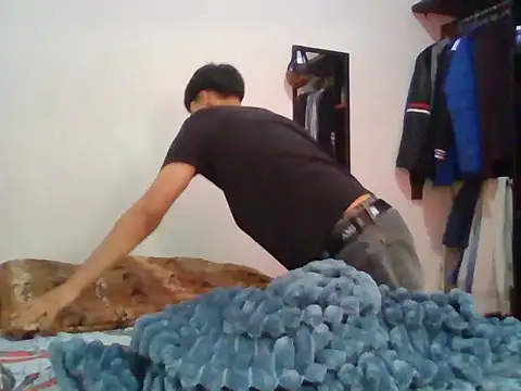 Snapshot of Barrx0018 chatting on December 17, 5:40 pm Barrx0018 online show from December 17, 5:40 pm