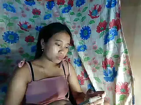 Snapshot of Pinay_Skinny18 chatting on October 1, 10:41 am Pinay Skinny18 online show from October 1, 10:41 am