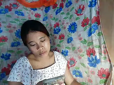 Snapshot of Pinay_Skinny18 chatting on October 8, 1:12 pm Pinay Skinny18 online show from October 8, 1:12 pm