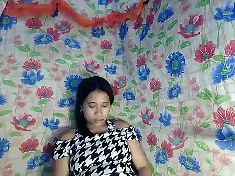 Snapshot of Pinay_Skinny18 chatting on October 3, 1:01 pm Pinay Skinny18 online show from October 3, 1:01 pm