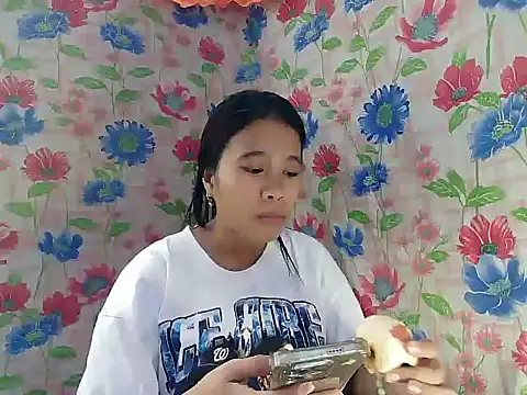 Snapshot of Pinay_Skinny18 chatting on September 28, 12:50 am Pinay Skinny18 online show from September 28, 12:50 am