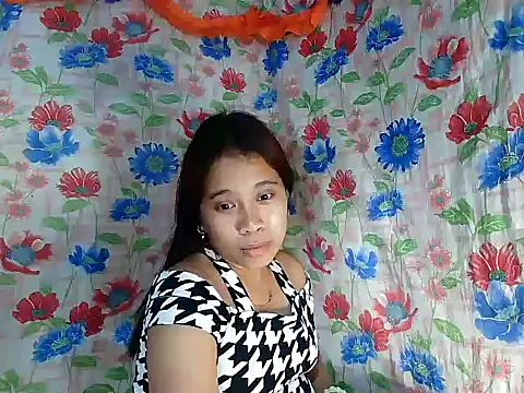 Snapshot of Pinay_Skinny18 chatting on October 2, 12:52 pm Pinay Skinny18 online show from October 2, 12:52 pm