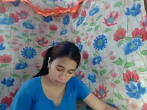 Snapshot of Pinay_Skinny18 chatting on September 23, 1:01 am Pinay Skinny18 online show from September 23, 1:01 am