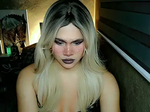 YllanaAltheaXxX online show from April 17, 6:33 pm