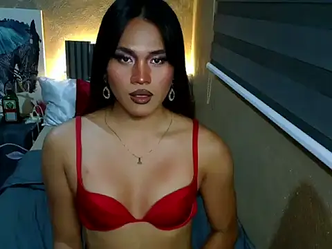 YllanaAltheaXxX online show from April 5, 3:13 am