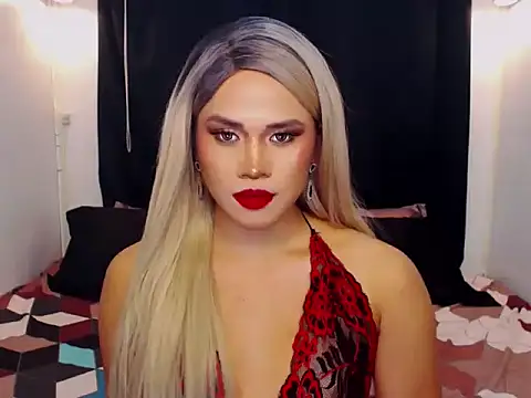 YllanaAltheaXxX online show from February 12, 3:17 am