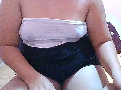 Snapshot of fresh_rosie chatting on June 3, 8:13 pm fresh rosie online show from June 3, 8:13 pm