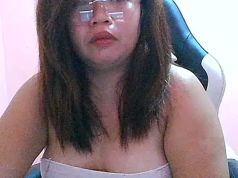 Snapshot of fresh_rosie chatting on July 9, 11:04 pm fresh rosie online show from July 9, 11:04 pm