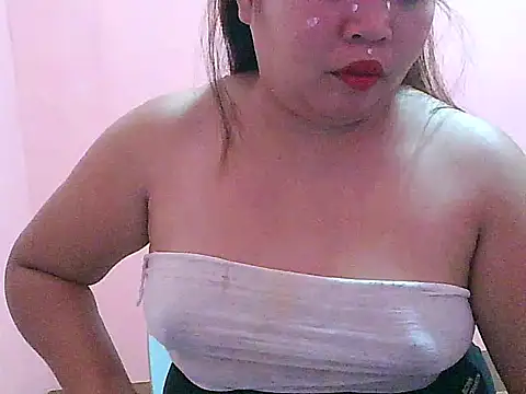 Snapshot of fresh_rosie chatting on May 3, 10:13 pm fresh rosie online show from May 3, 10:13 pm