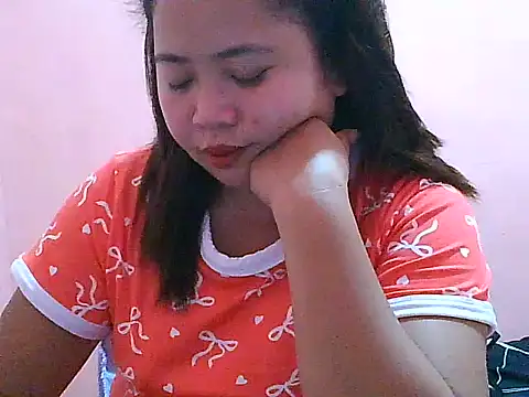 Snapshot of fresh_rosie chatting on May 24, 8:47 am fresh rosie online show from May 24, 8:47 am