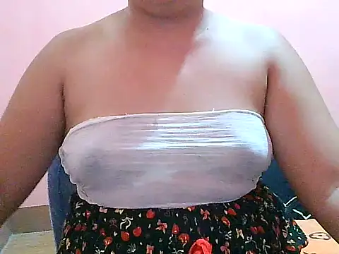 Snapshot of fresh_rosie chatting on June 21, 11:32 pm fresh rosie online show from June 21, 11:32 pm