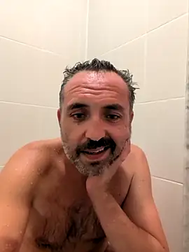 Snapshot of cloudymatt chatting on September 9, 1:53 pm cloudymatt online show from September 9, 1:53 pm