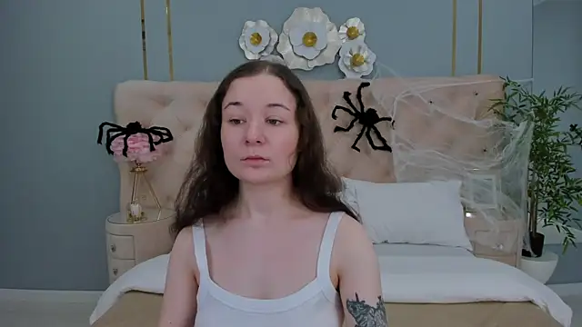 NancyJonson online show from October 26, 3:18 am