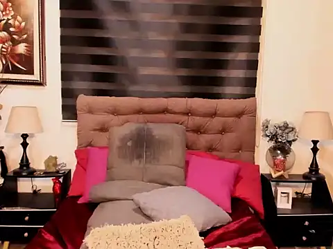 UrnextDoorTS online show from April 22, 1:01 am