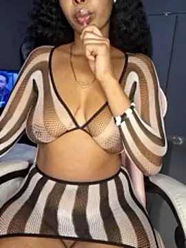 ELAINE xXxX online show from December 4, 9:03 pm