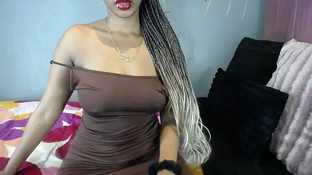 Snapshot of ELAINE_xXxX chatting on September 10, 4:28 pm ELAINE xXxX online show from September 10, 4:28 pm