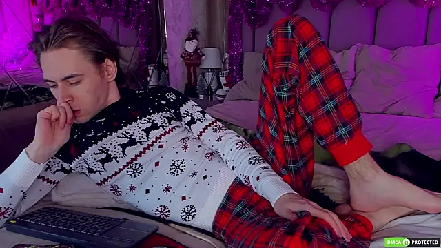 WilliamDyson online show from December 22, 3:17 am