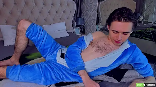 WilliamDyson online show from December 3, 3:18 am