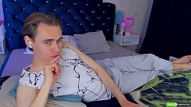 WilliamDyson online show from September 29, 3:24 am