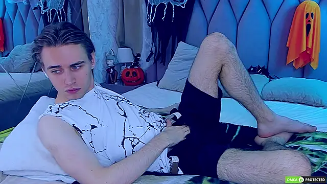 WilliamDyson online show from October 30, 4:11 am