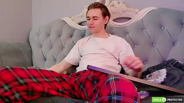 WilliamDyson online show from April 8, 3:41 am