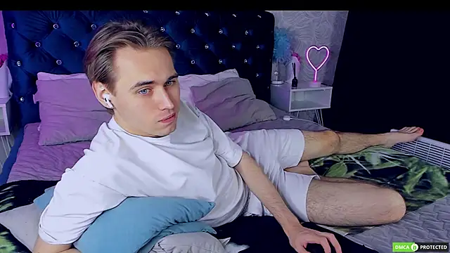 WilliamDyson online show from September 20, 3:11 am