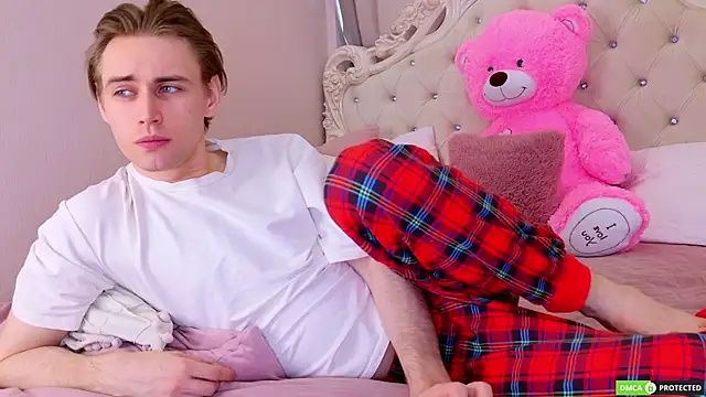 WilliamDyson online show from April 5, 4:19 am