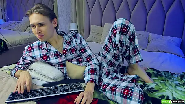 WilliamDyson online show from September 18, 3:09 am