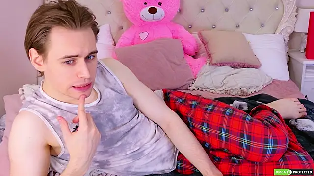 WilliamDyson online show from April 2, 3:24 am