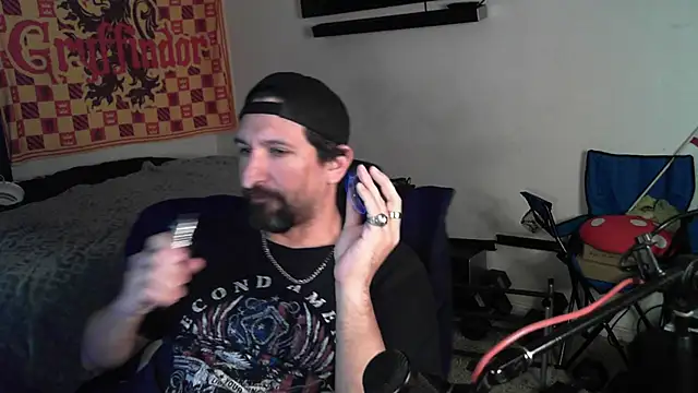 Snapshot of DevilPup75_ chatting on October 27, 4:24 am DevilPup75  online show from October 27, 4:24 am