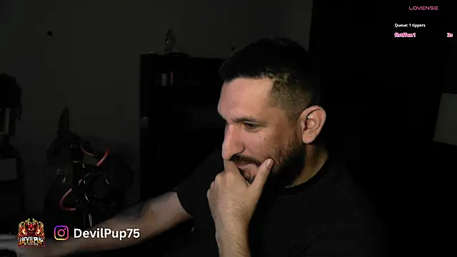 DevilPup75  online show from May 30, 4:19 am