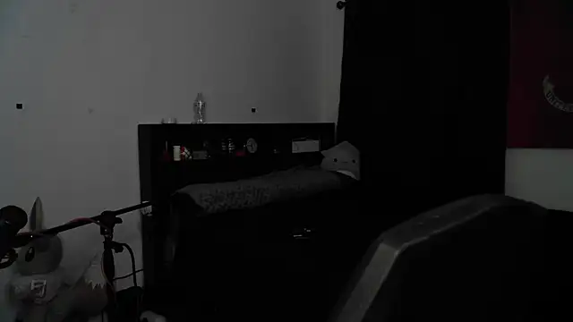 DevilPup75  online show from May 14, 5:26 am