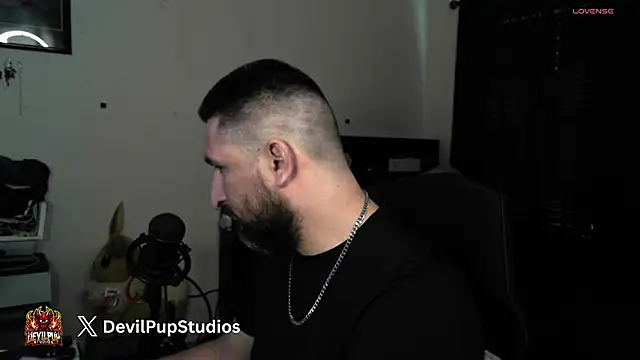 DevilPup75  online show from May 26, 7:01 pm