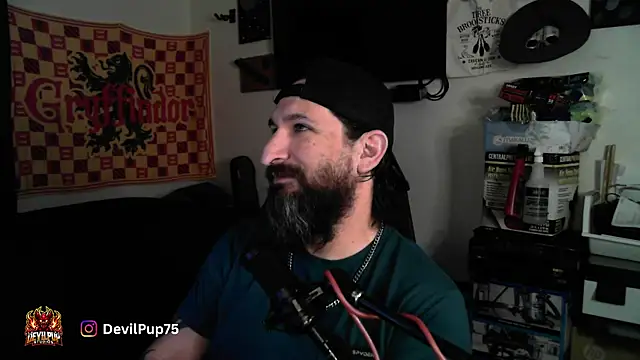 DevilPup75  online show from April 8, 3:19 am